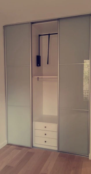 Dressing dans une chambre parentale à Paris
